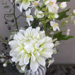 Kunstig Buket - Bomber af Hvide Dahlia