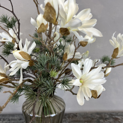 Kunstig Buket - Stjerne Magnolia &amp; L�rkegrene