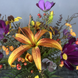 Kunstig Buket - Strlende Liljer (video buket)