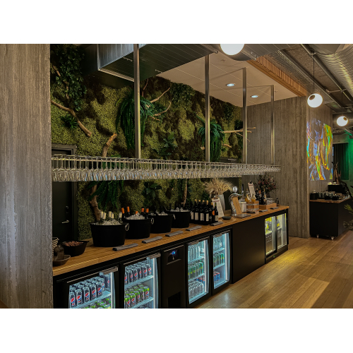 Stor Kunstig Mosv�g m. beplantning